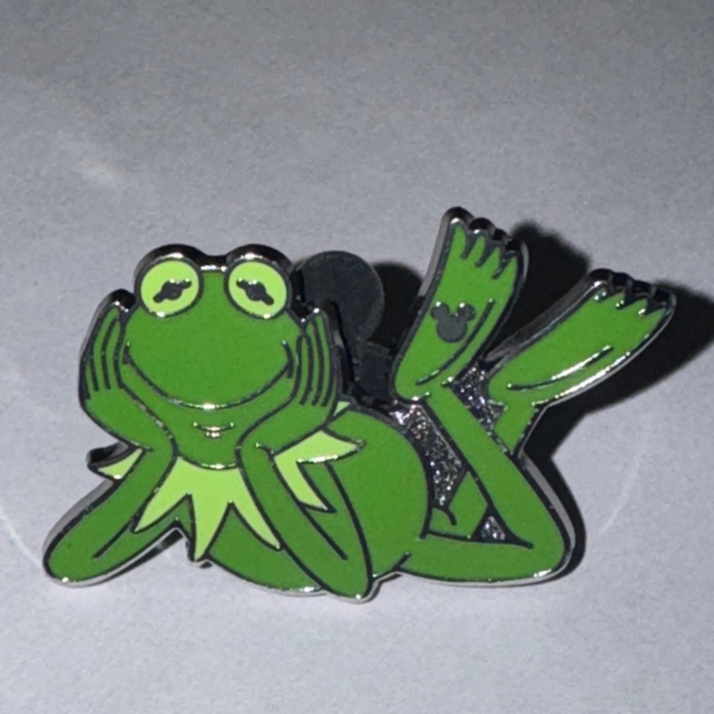 Disney MUPPETS KERMIT THE FROG GREEN STORY PIN - Hidden Mickey 2025 World Wave B